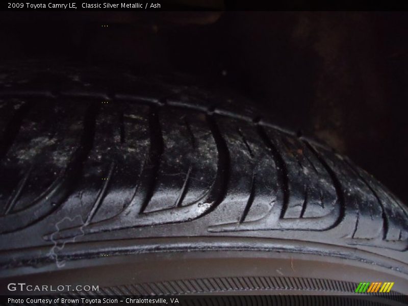 Classic Silver Metallic / Ash 2009 Toyota Camry LE