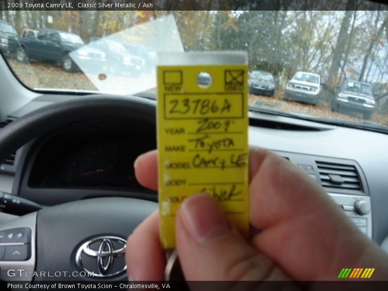 Classic Silver Metallic / Ash 2009 Toyota Camry LE
