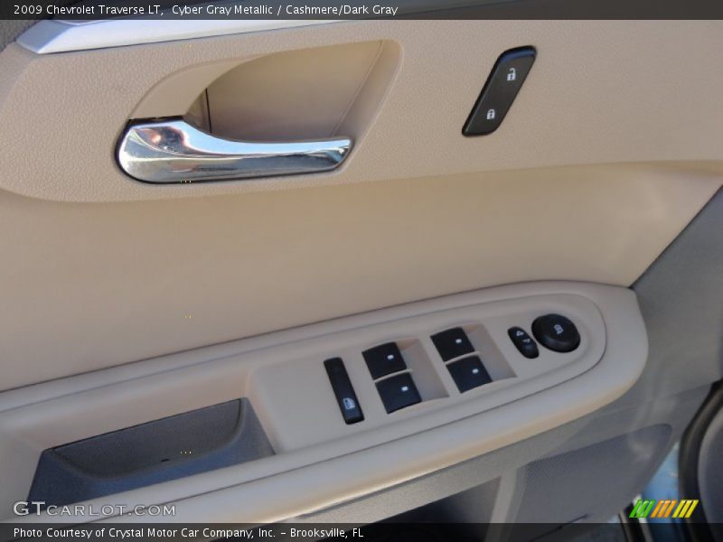Cyber Gray Metallic / Cashmere/Dark Gray 2009 Chevrolet Traverse LT