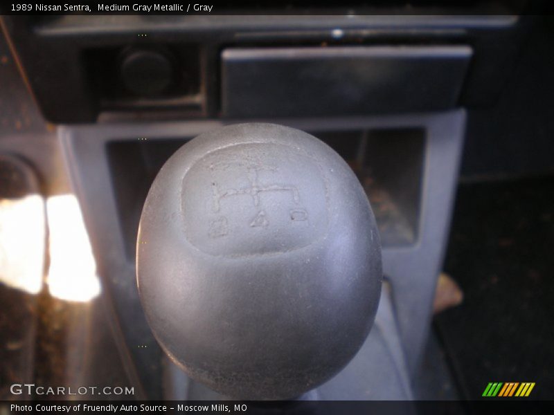 Medium Gray Metallic / Gray 1989 Nissan Sentra