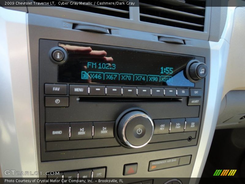 Cyber Gray Metallic / Cashmere/Dark Gray 2009 Chevrolet Traverse LT