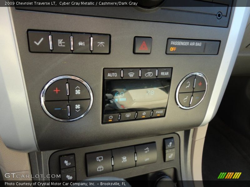 Cyber Gray Metallic / Cashmere/Dark Gray 2009 Chevrolet Traverse LT