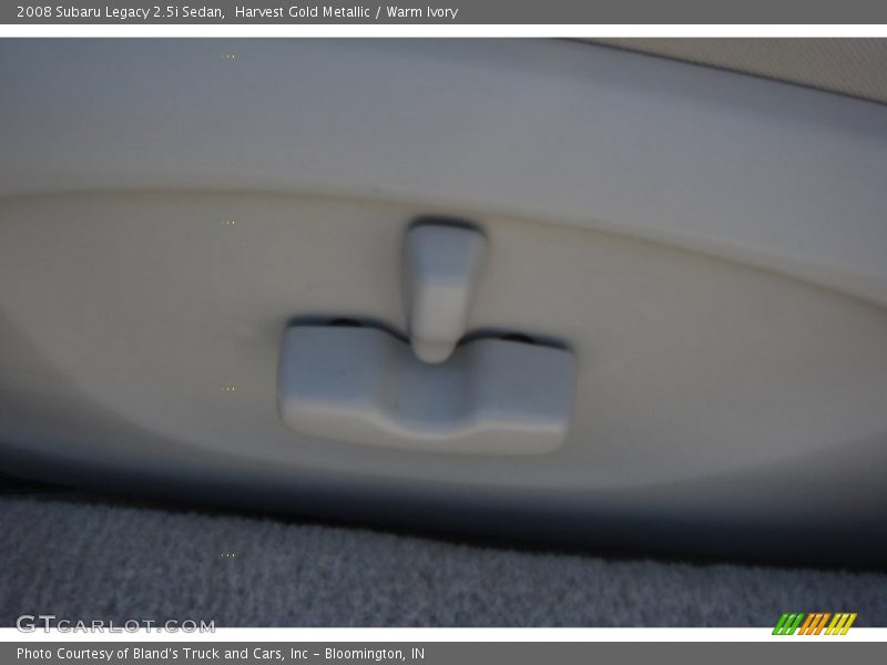 Harvest Gold Metallic / Warm Ivory 2008 Subaru Legacy 2.5i Sedan