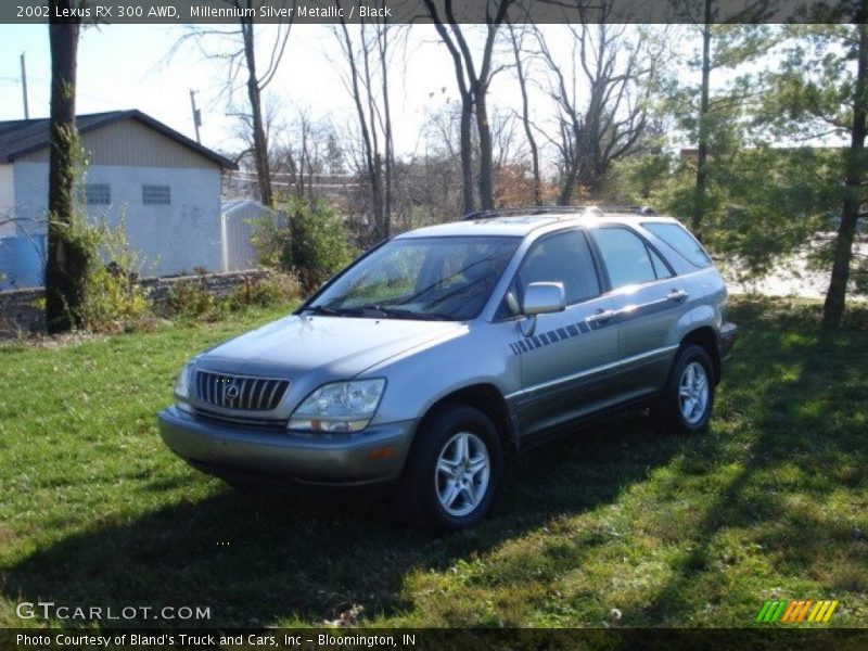 Millennium Silver Metallic / Black 2002 Lexus RX 300 AWD