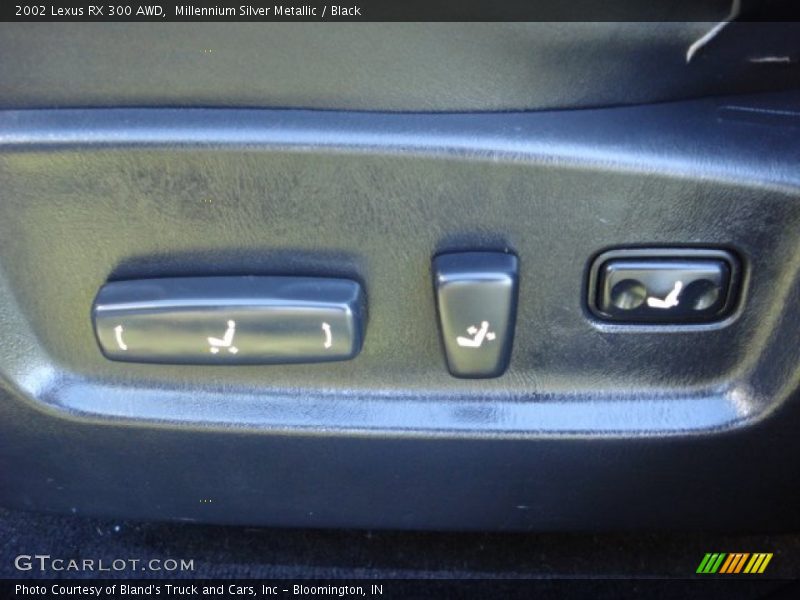 Millennium Silver Metallic / Black 2002 Lexus RX 300 AWD