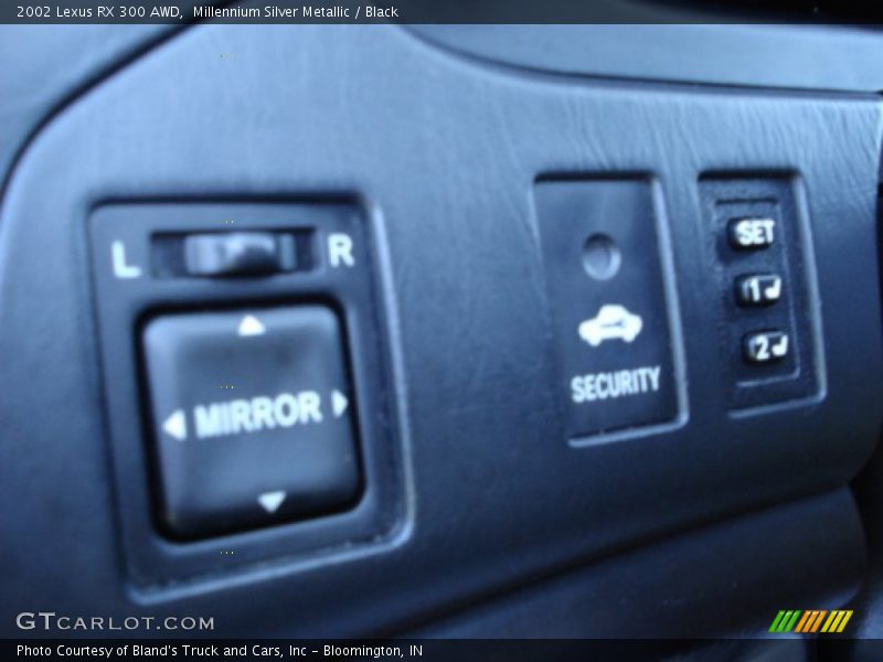 Millennium Silver Metallic / Black 2002 Lexus RX 300 AWD