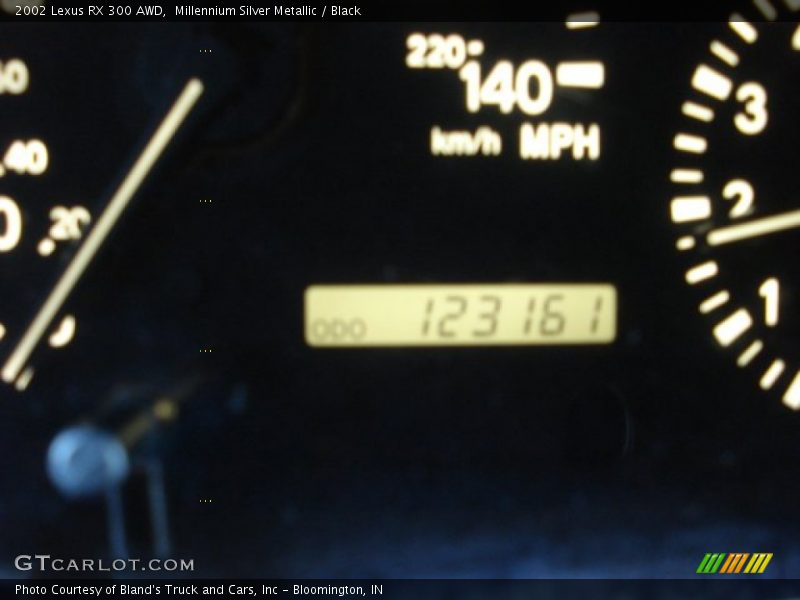 Millennium Silver Metallic / Black 2002 Lexus RX 300 AWD