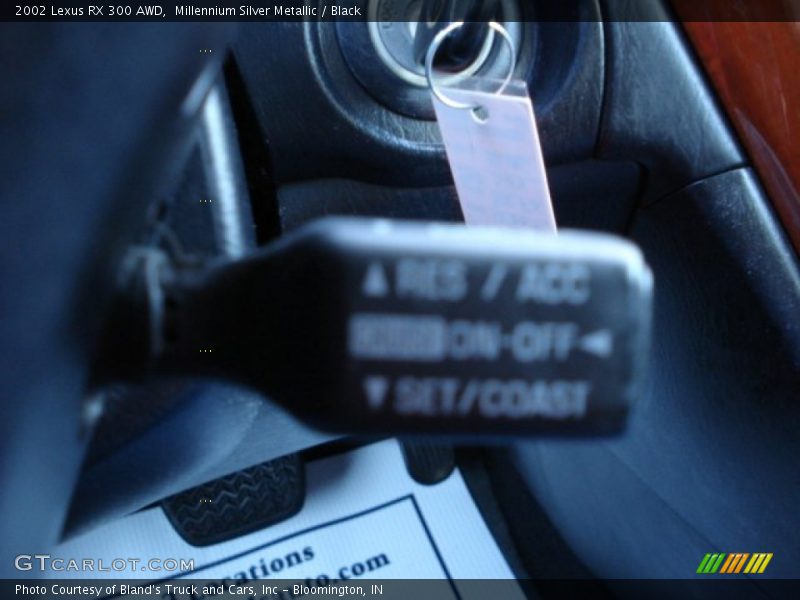 Millennium Silver Metallic / Black 2002 Lexus RX 300 AWD