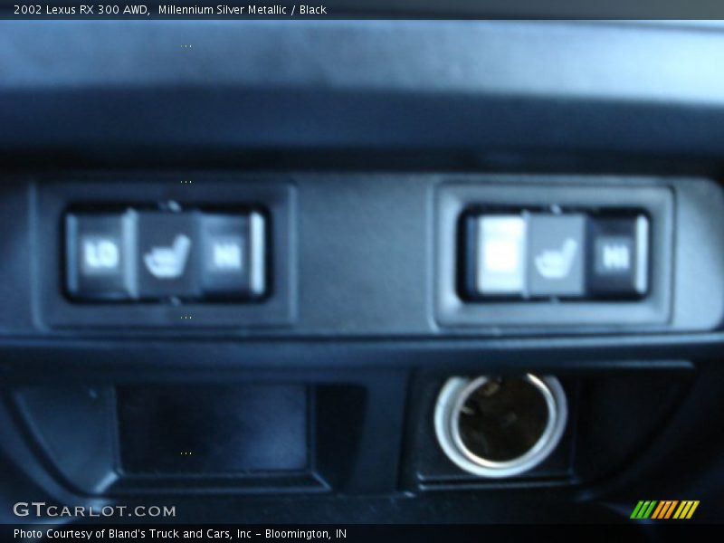 Millennium Silver Metallic / Black 2002 Lexus RX 300 AWD