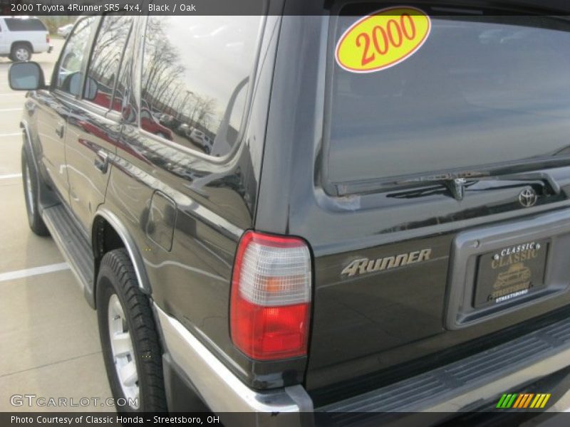 Black / Oak 2000 Toyota 4Runner SR5 4x4