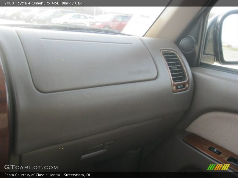 Black / Oak 2000 Toyota 4Runner SR5 4x4