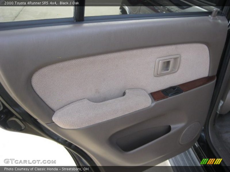 Black / Oak 2000 Toyota 4Runner SR5 4x4