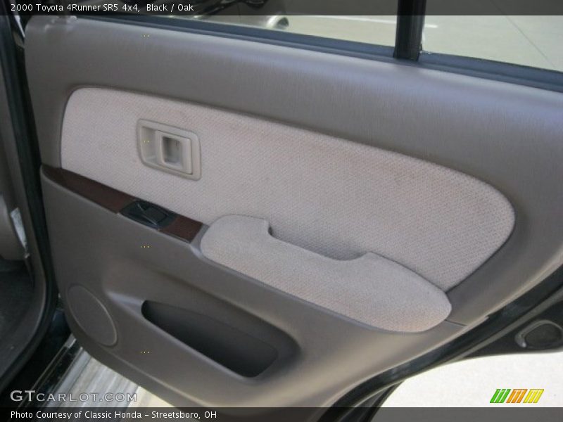 Black / Oak 2000 Toyota 4Runner SR5 4x4