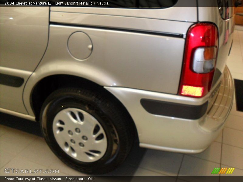 Light Sandrift Metallic / Neutral 2004 Chevrolet Venture LS