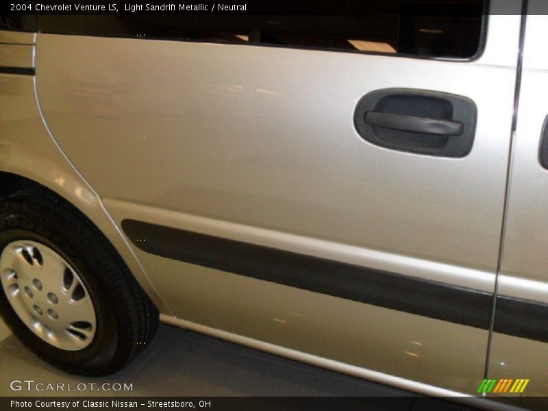 Light Sandrift Metallic / Neutral 2004 Chevrolet Venture LS