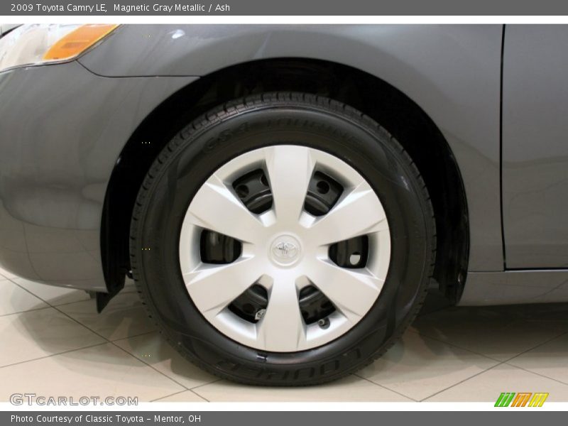 Magnetic Gray Metallic / Ash 2009 Toyota Camry LE