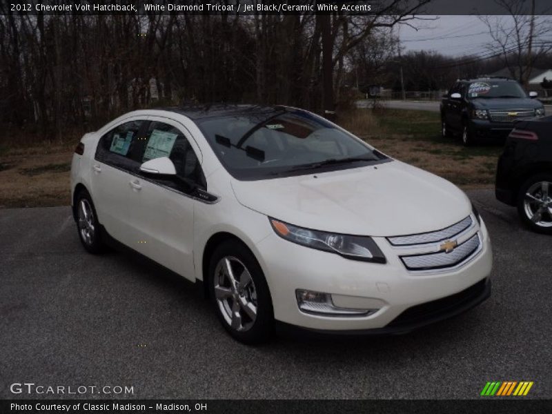 Front 3/4 View of 2012 Volt Hatchback