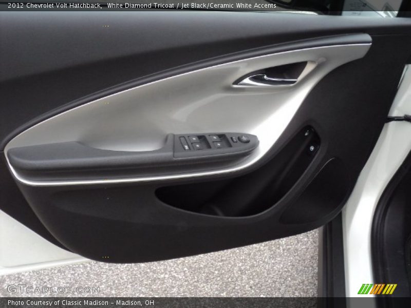 White Diamond Tricoat / Jet Black/Ceramic White Accents 2012 Chevrolet Volt Hatchback
