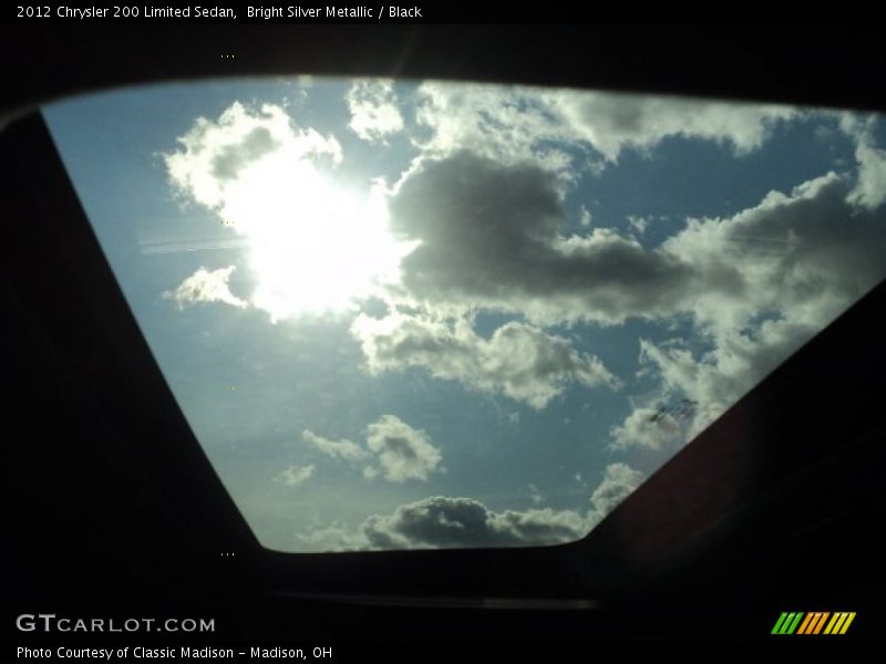 Sunroof of 2012 200 Limited Sedan