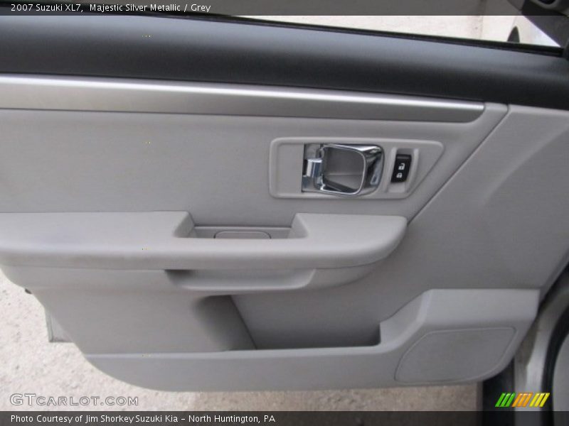 Majestic Silver Metallic / Grey 2007 Suzuki XL7