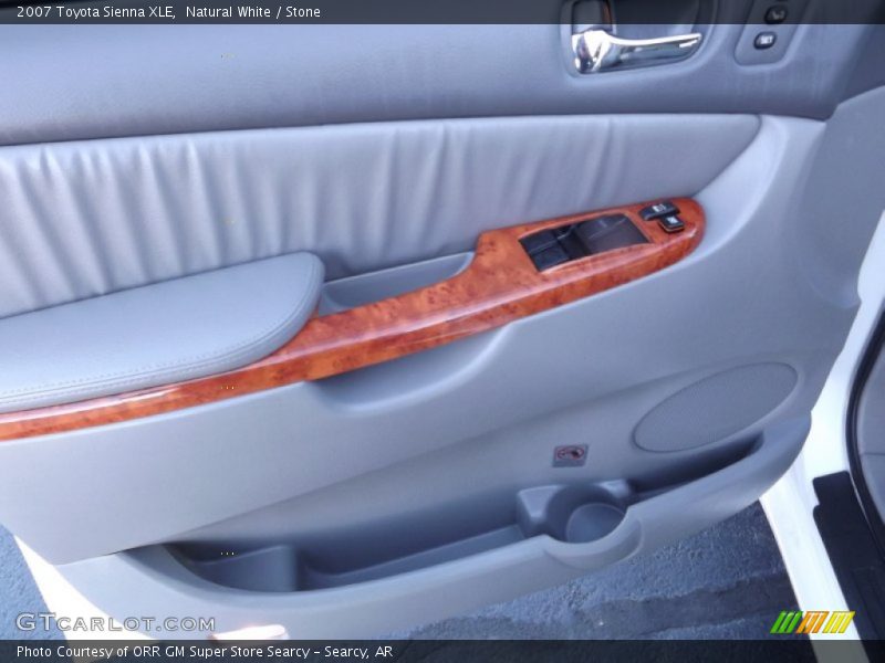 Natural White / Stone 2007 Toyota Sienna XLE