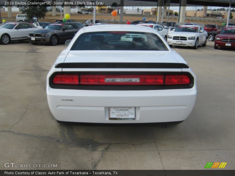 Stone White / Dark Slate Gray 2010 Dodge Challenger SE