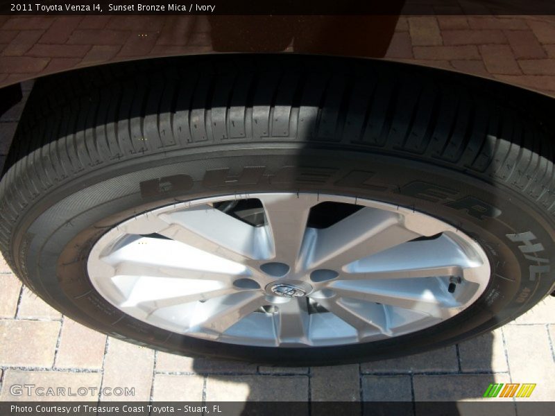 Sunset Bronze Mica / Ivory 2011 Toyota Venza I4