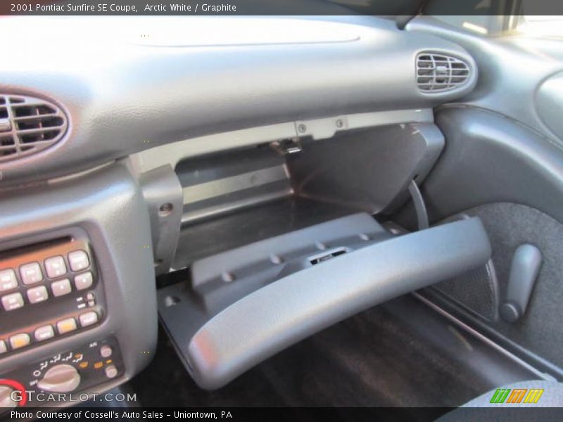 Arctic White / Graphite 2001 Pontiac Sunfire SE Coupe