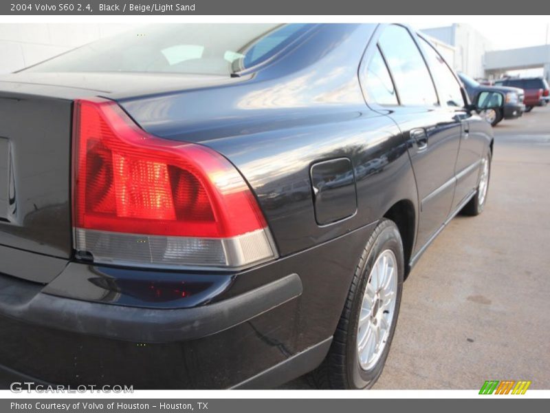 Black / Beige/Light Sand 2004 Volvo S60 2.4