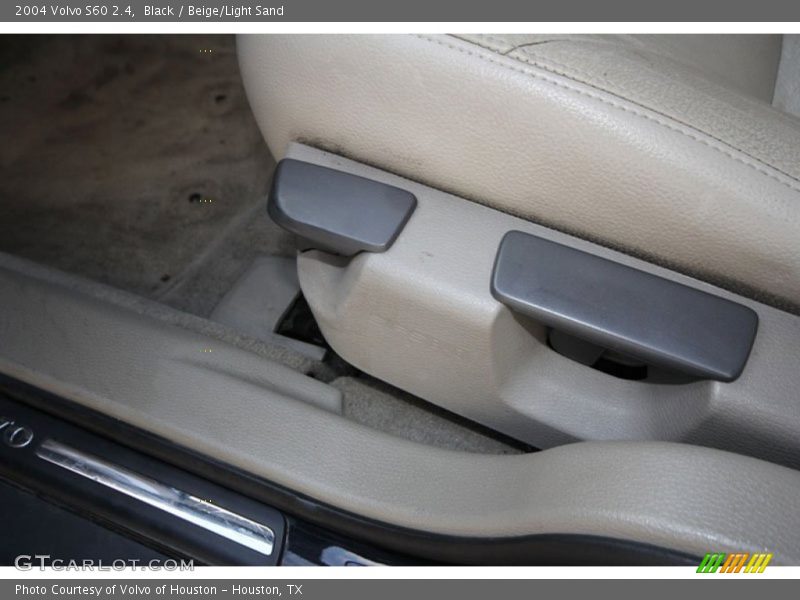 Black / Beige/Light Sand 2004 Volvo S60 2.4