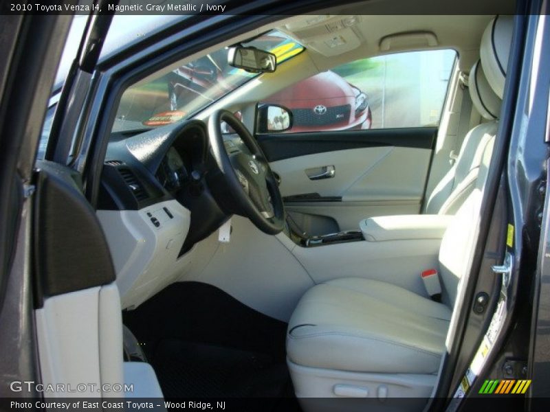 Magnetic Gray Metallic / Ivory 2010 Toyota Venza I4