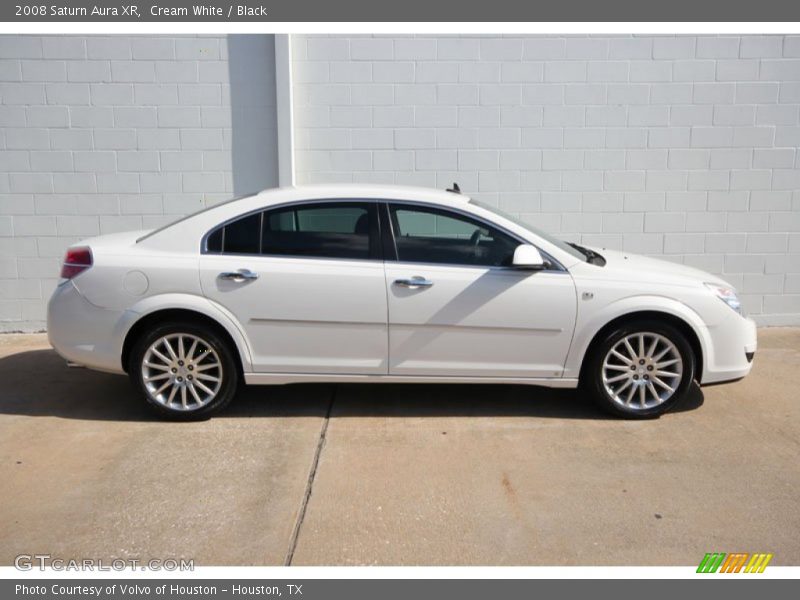 Cream White / Black 2008 Saturn Aura XR