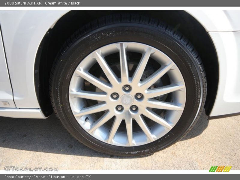 Cream White / Black 2008 Saturn Aura XR