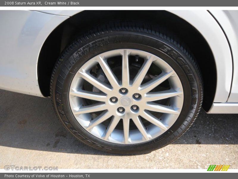 Cream White / Black 2008 Saturn Aura XR