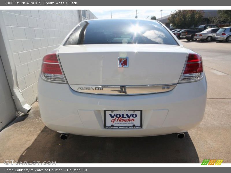 Cream White / Black 2008 Saturn Aura XR