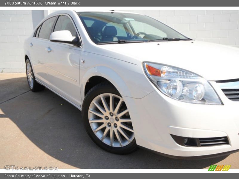 Cream White / Black 2008 Saturn Aura XR