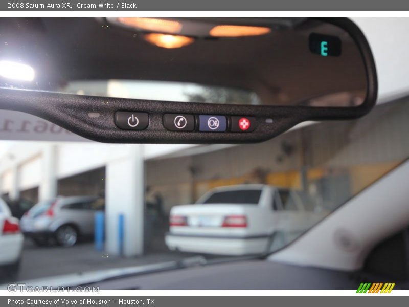 Cream White / Black 2008 Saturn Aura XR