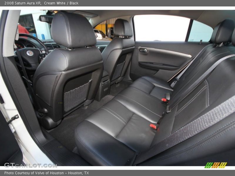 Cream White / Black 2008 Saturn Aura XR