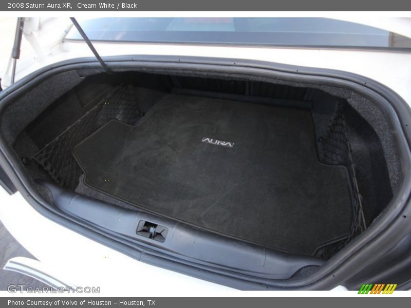 Cream White / Black 2008 Saturn Aura XR