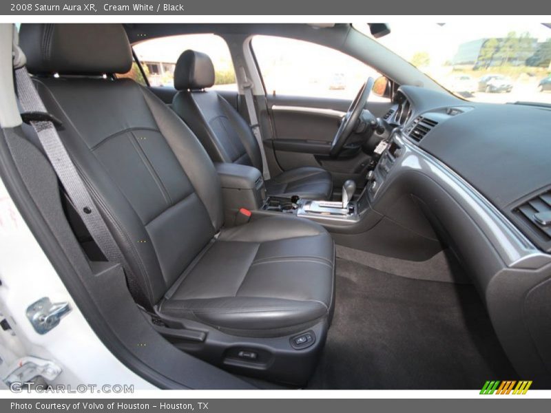 Cream White / Black 2008 Saturn Aura XR