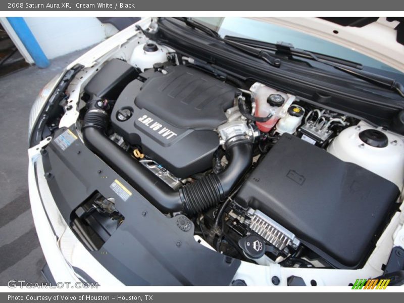 Cream White / Black 2008 Saturn Aura XR