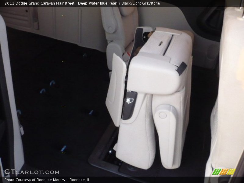 Deep Water Blue Pearl / Black/Light Graystone 2011 Dodge Grand Caravan Mainstreet