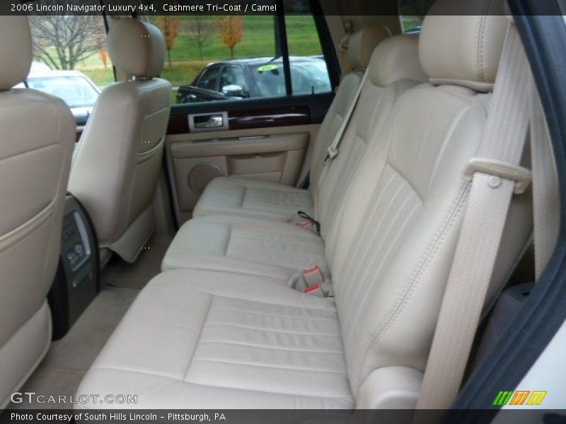 Cashmere Tri-Coat / Camel 2006 Lincoln Navigator Luxury 4x4