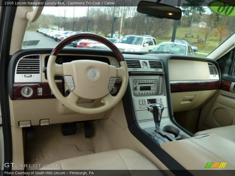 Cashmere Tri-Coat / Camel 2006 Lincoln Navigator Luxury 4x4