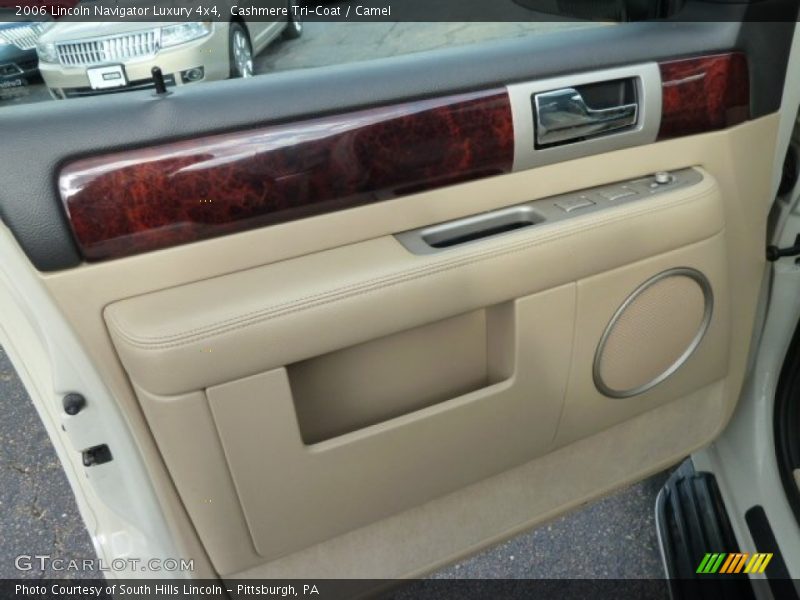 Cashmere Tri-Coat / Camel 2006 Lincoln Navigator Luxury 4x4