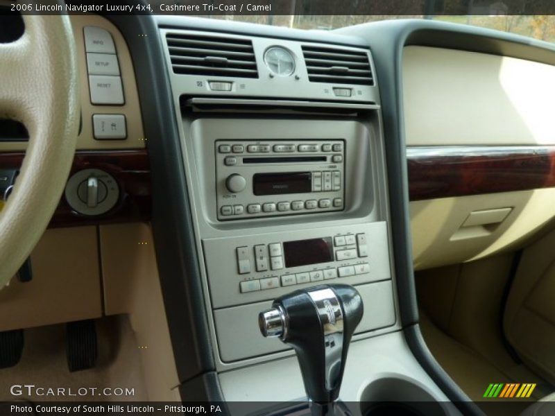 Cashmere Tri-Coat / Camel 2006 Lincoln Navigator Luxury 4x4