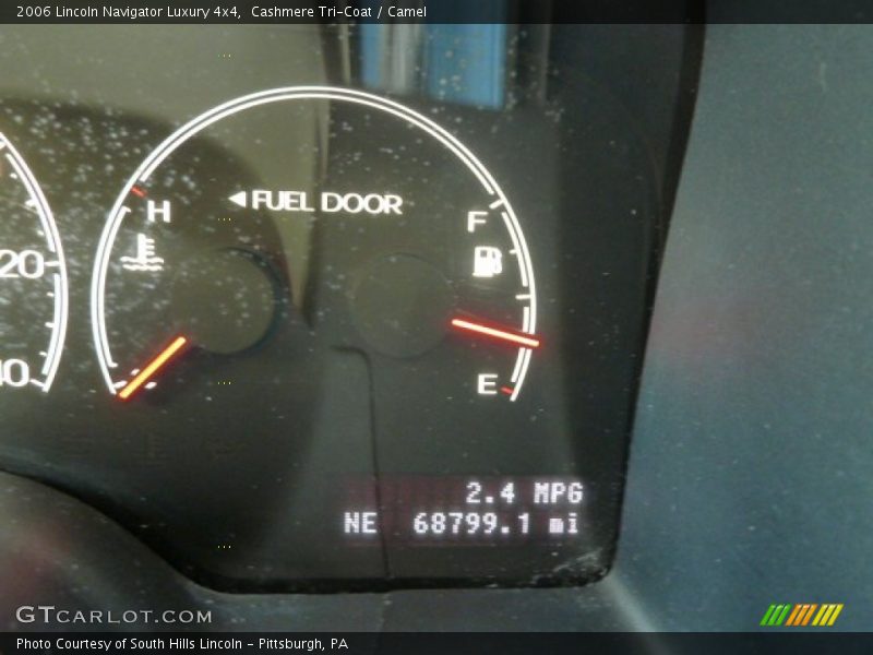 Cashmere Tri-Coat / Camel 2006 Lincoln Navigator Luxury 4x4