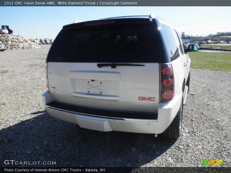 White Diamond Tricoat / Cocoa/Light Cashmere 2012 GMC Yukon Denali AWD