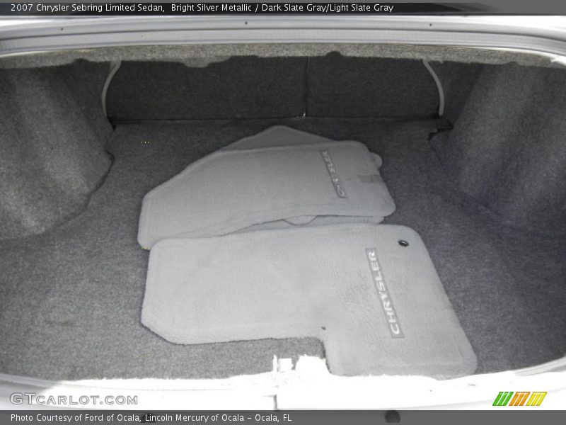  2007 Sebring Limited Sedan Trunk