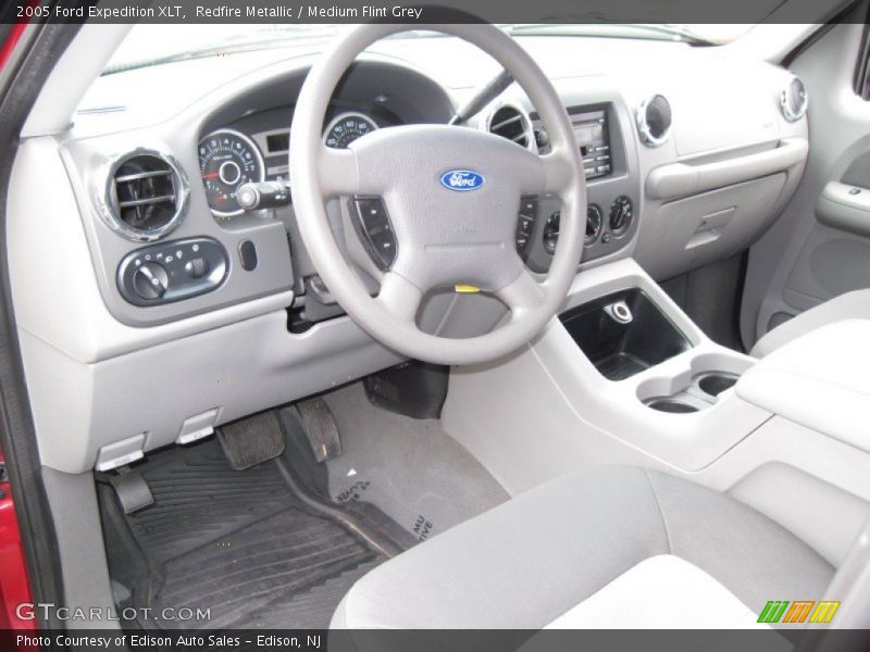 Redfire Metallic / Medium Flint Grey 2005 Ford Expedition XLT